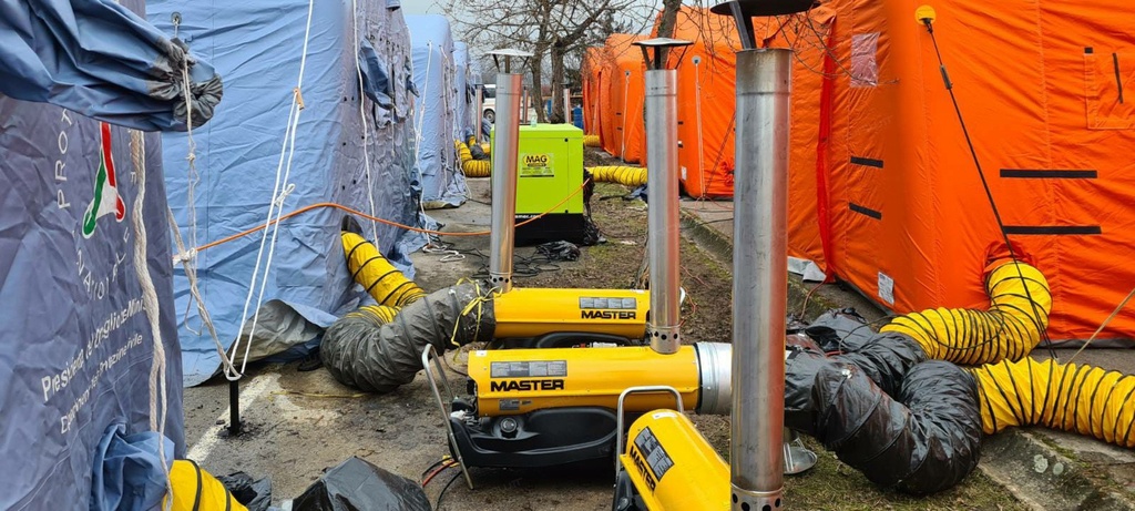 Nagrzewnica olejowa z odprowadzeniem spalin Master BV 77 BIO